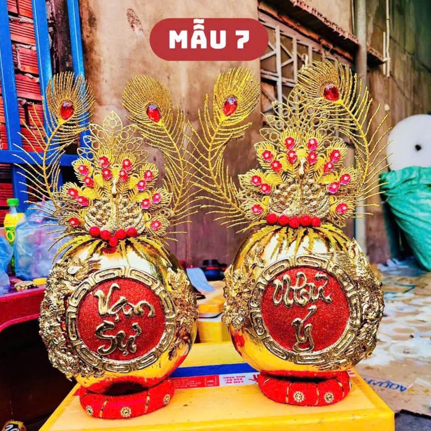 Mẫu dừa chưng Tết Bính Ngọ dát vàng, khắc chữ Vạn Sự - Như Ý