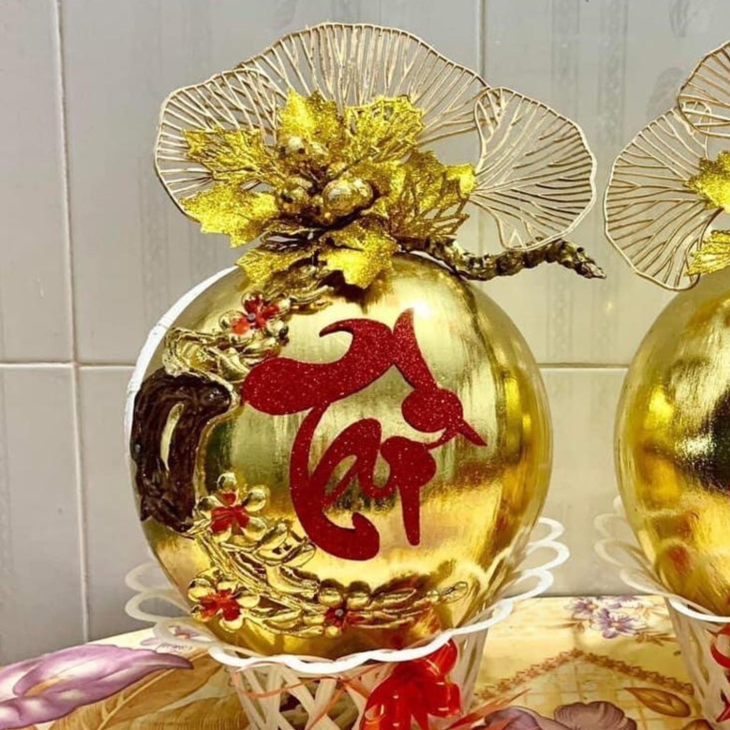 Mẫu dừa này được trưng bày ở bàn gia tiên, phòng khách hoặc làm quà tặng khách hàng, đối tác