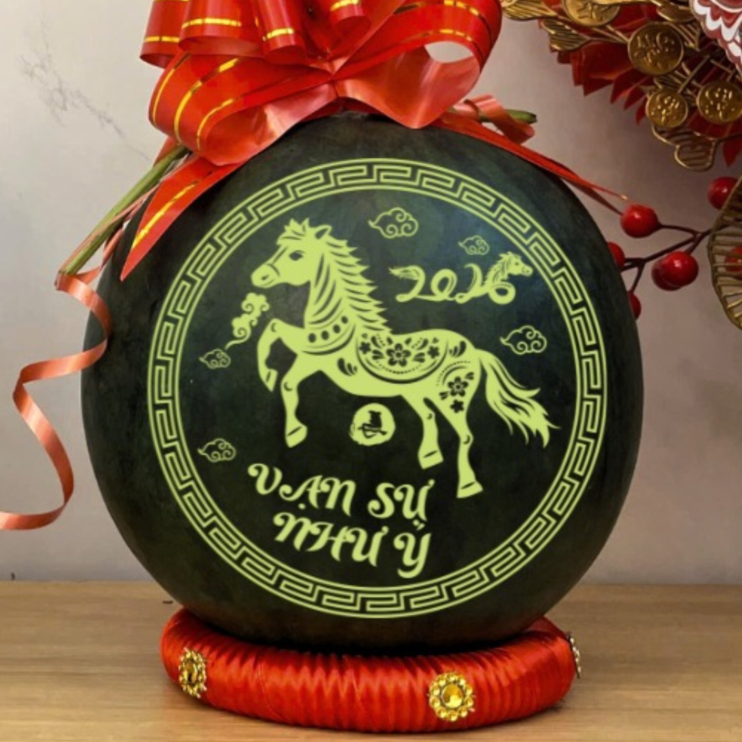 Dưa hấu khắc chữ theo yêu cầu giá từ 350.000đ tại Maccaca.vn