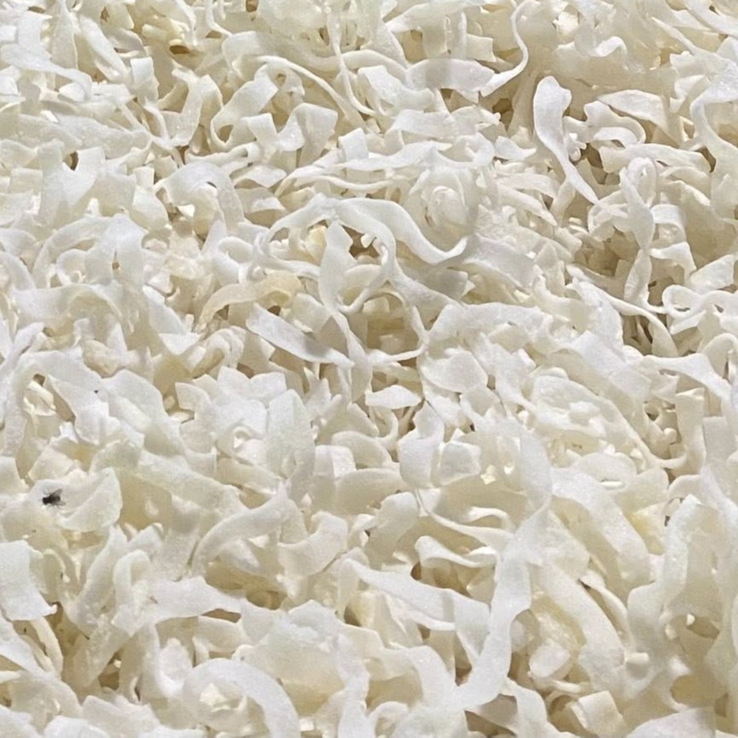 Mứt dừa dây sấy dẻo được ví như sự kết nối, yêu thương và may mắn